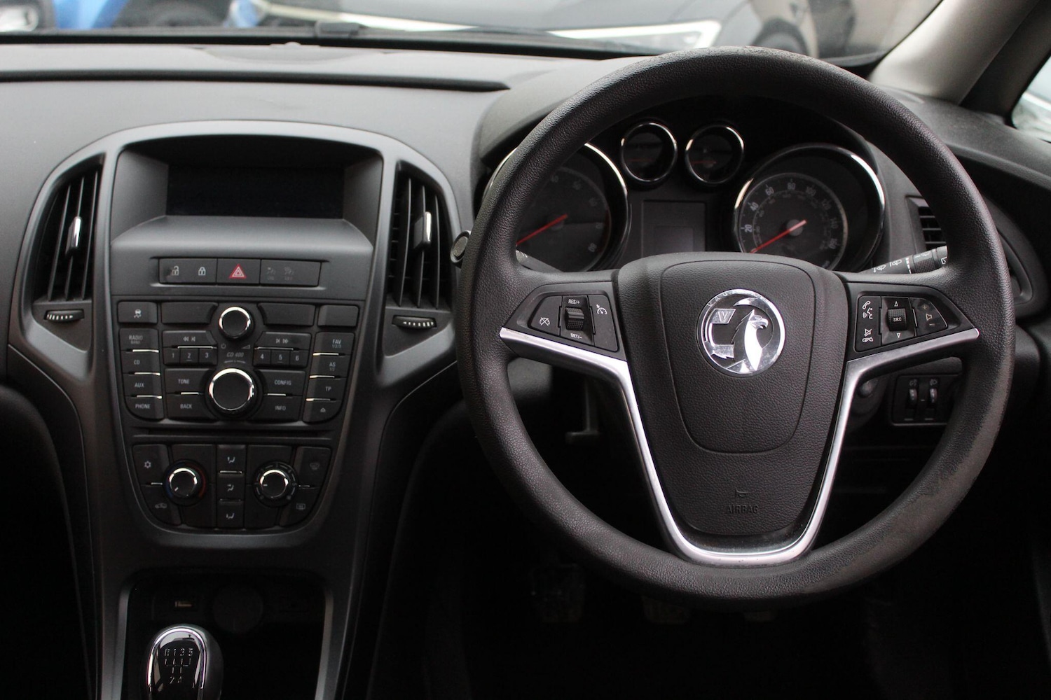 Used Vauxhall Astra 2012 for sale - 77798986: Photo 2