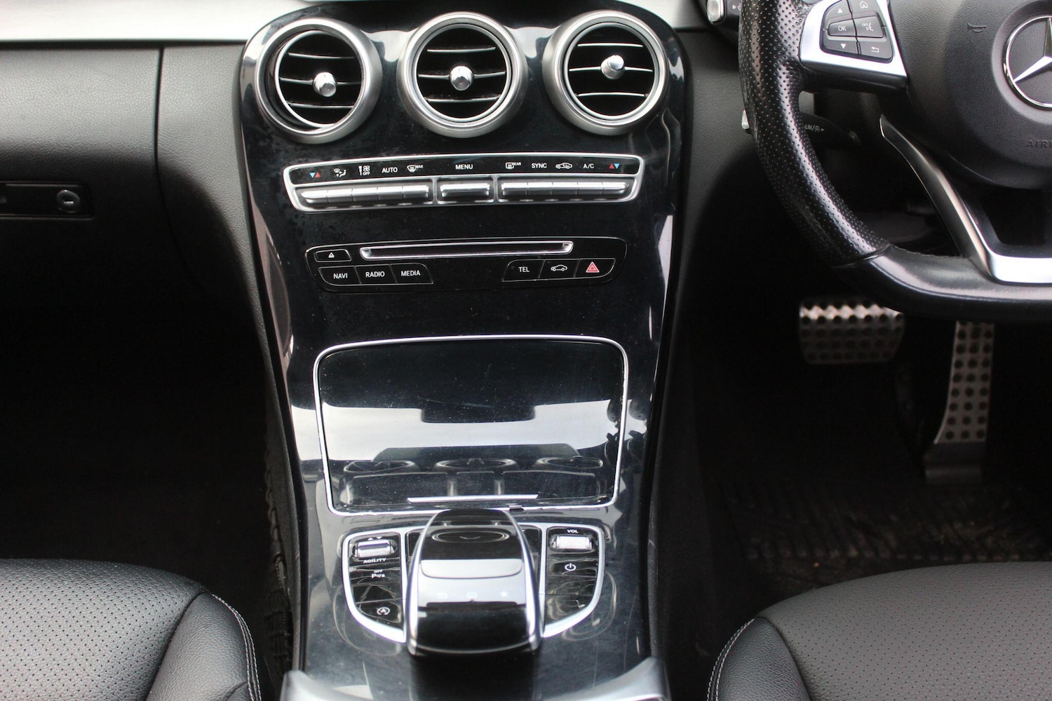 Used Mercedes-Benz C Class 2015 for sale - 76735319: Photo 18