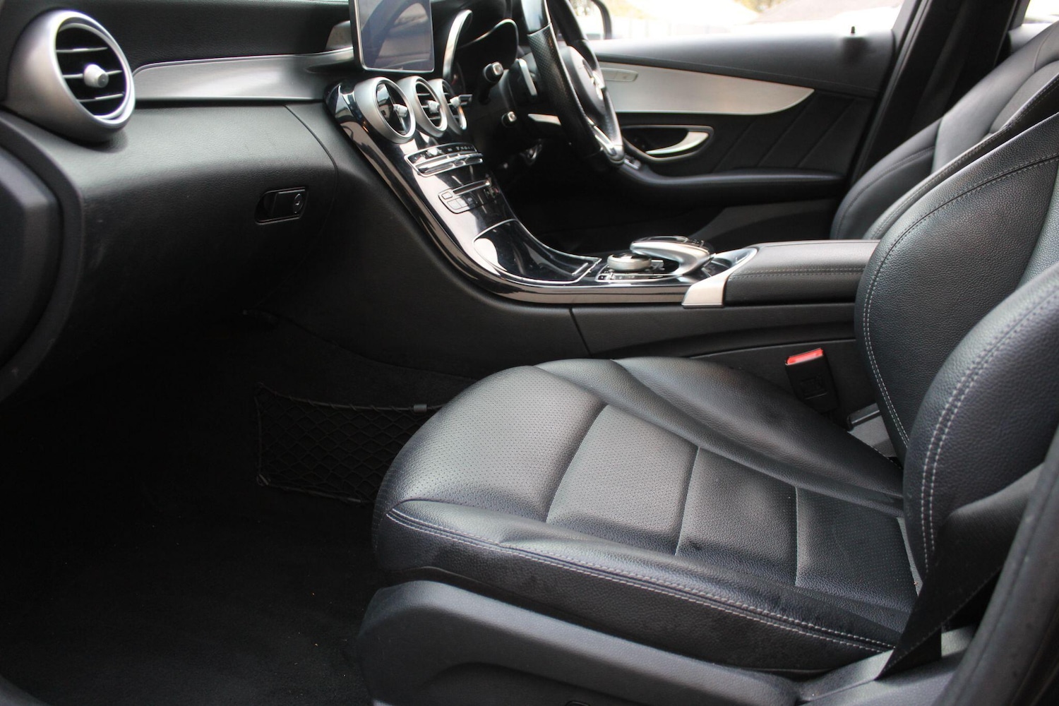 Used Mercedes-Benz C Class 2015 for sale - 76735319: Photo 25