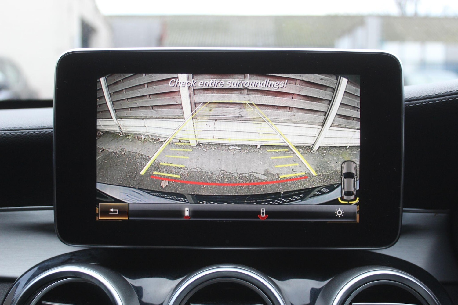 Used Mercedes-Benz C Class 2015 for sale - 76735319: Photo 4