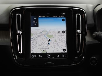 Used Volvo XC40 2020 for sale - 76031624: Photo 2