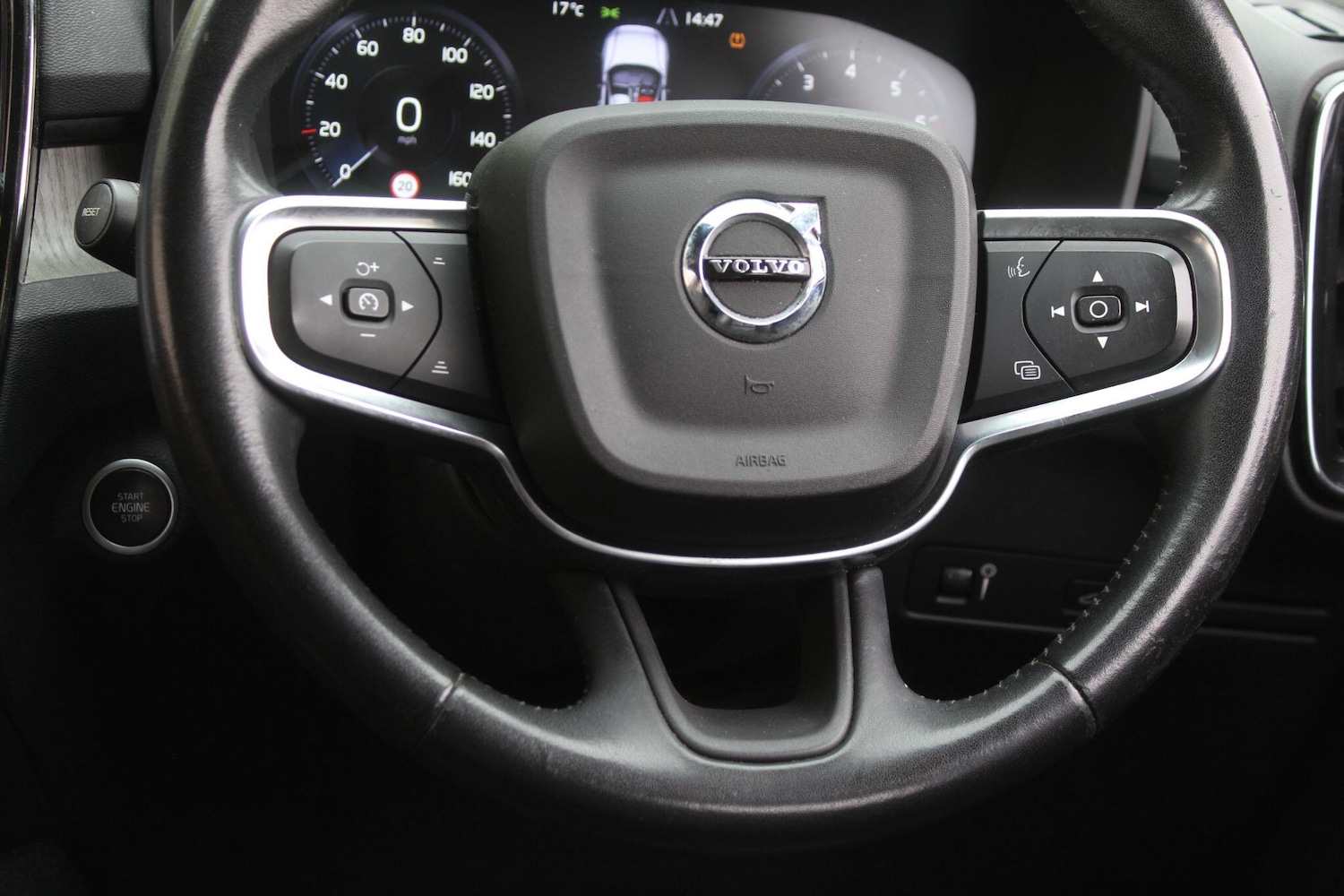 Used Volvo XC40 2020 for sale - 76031624: Photo 32