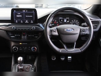 Used Ford Focus 2020 for sale - 77254800: Photo