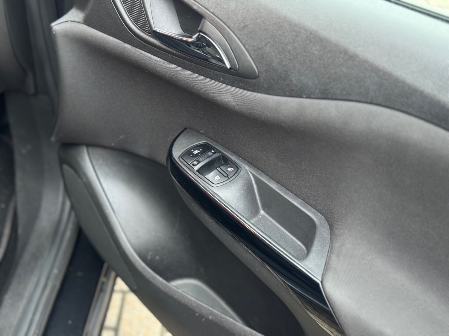 Used Vauxhall Corsa 2016 for sale - 77019980: Photo 7