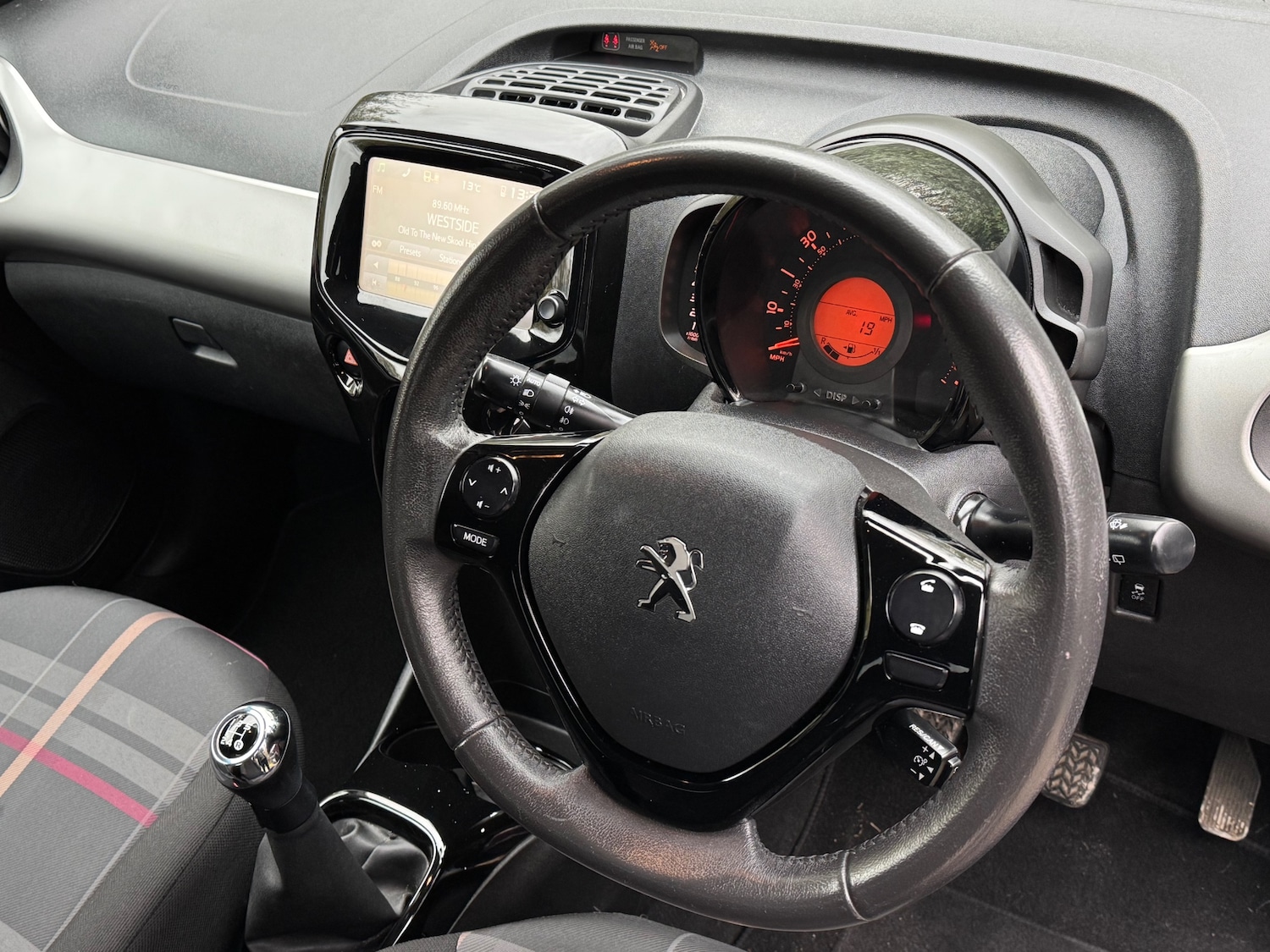 Used Peugeot 108 2015 for sale - 76759750: Photo 17