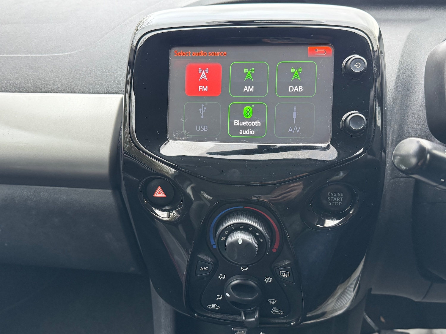 Used Peugeot 108 2015 for sale - 76759750: Photo 23