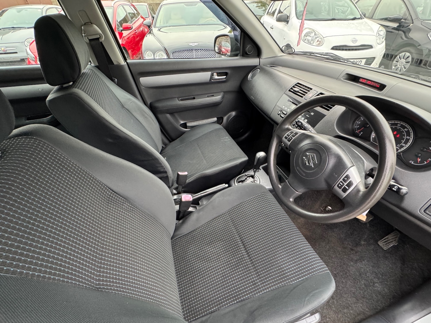 Used Suzuki Swift 2005 for sale - 76353701: Photo 13