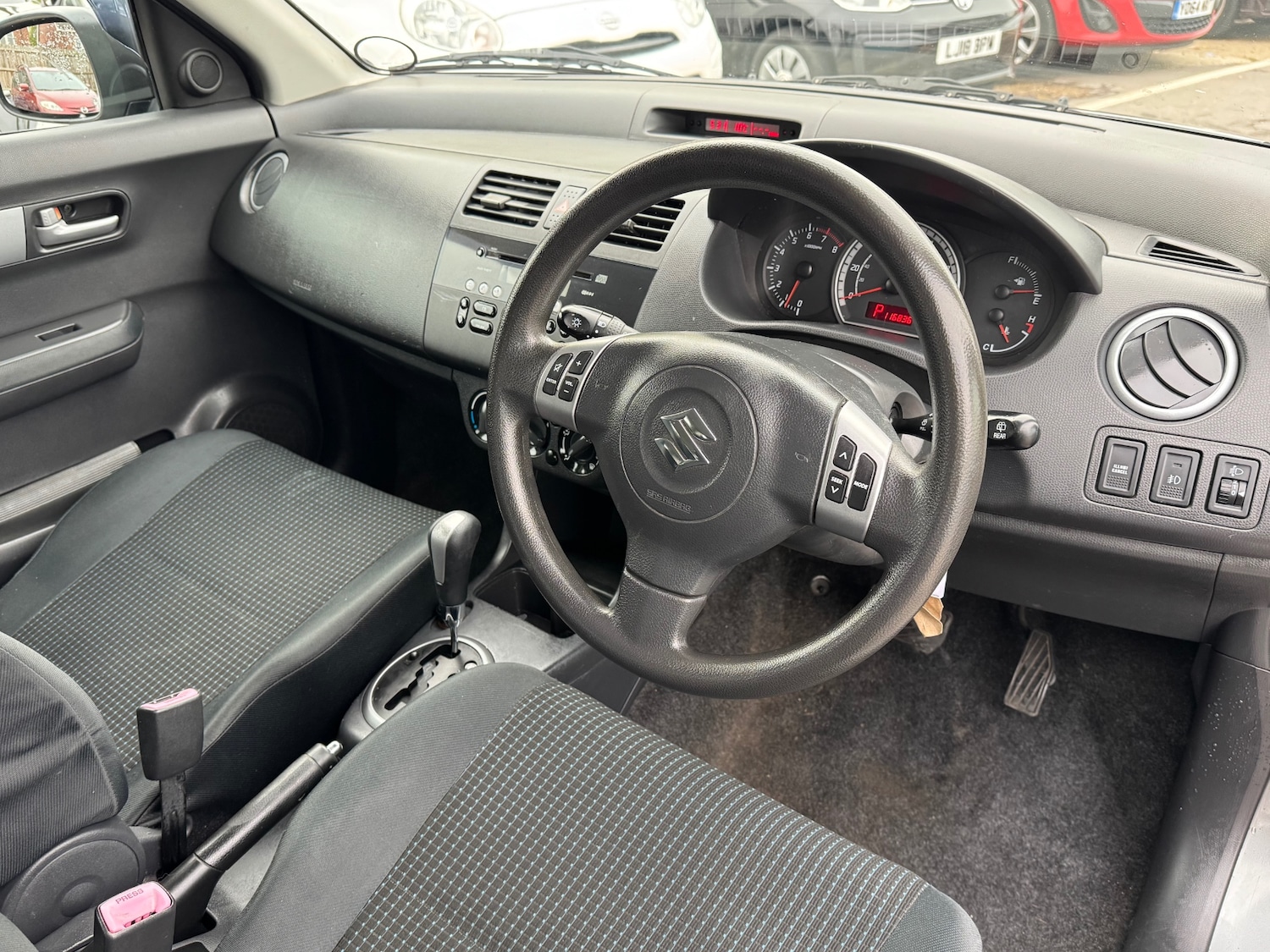 Used Suzuki Swift 2005 for sale - 76353701: Photo 15
