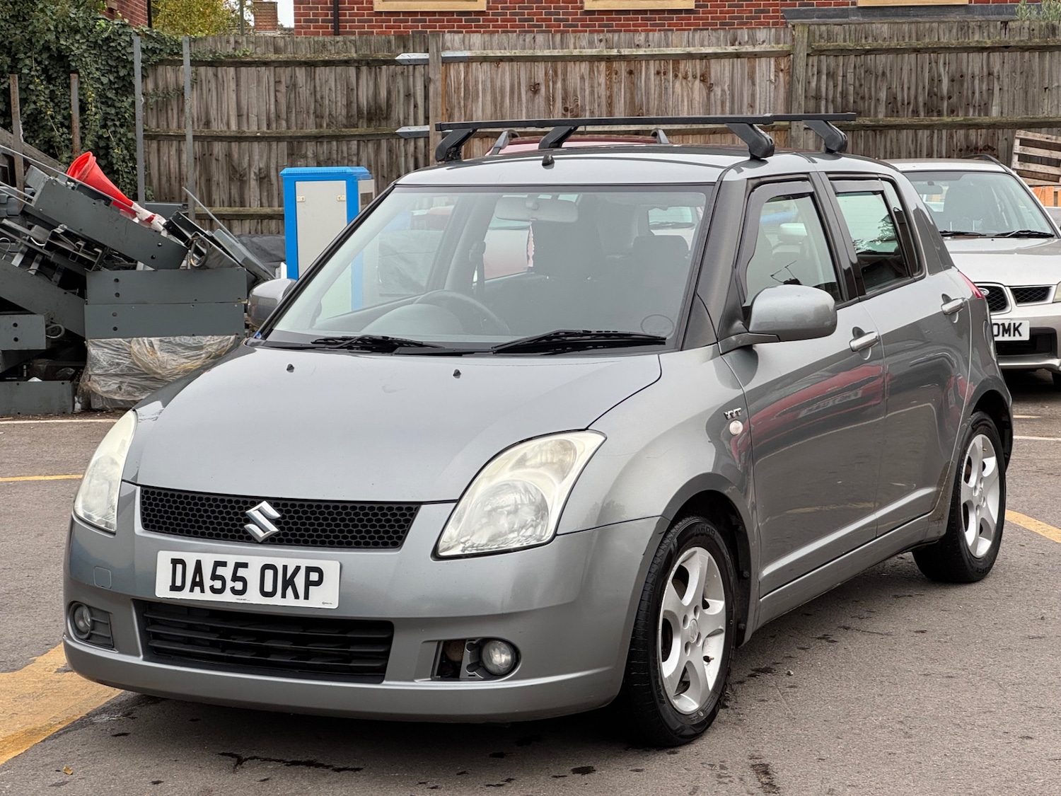 Used Suzuki Swift 2005 for sale - 76353701: Photo 2
