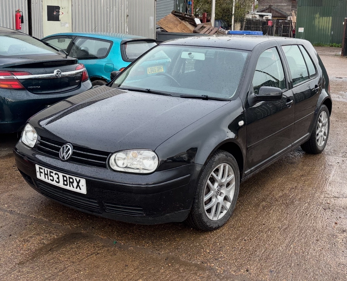 Used Volkswagen Golf 2004 for sale - 76855512: Photo 1