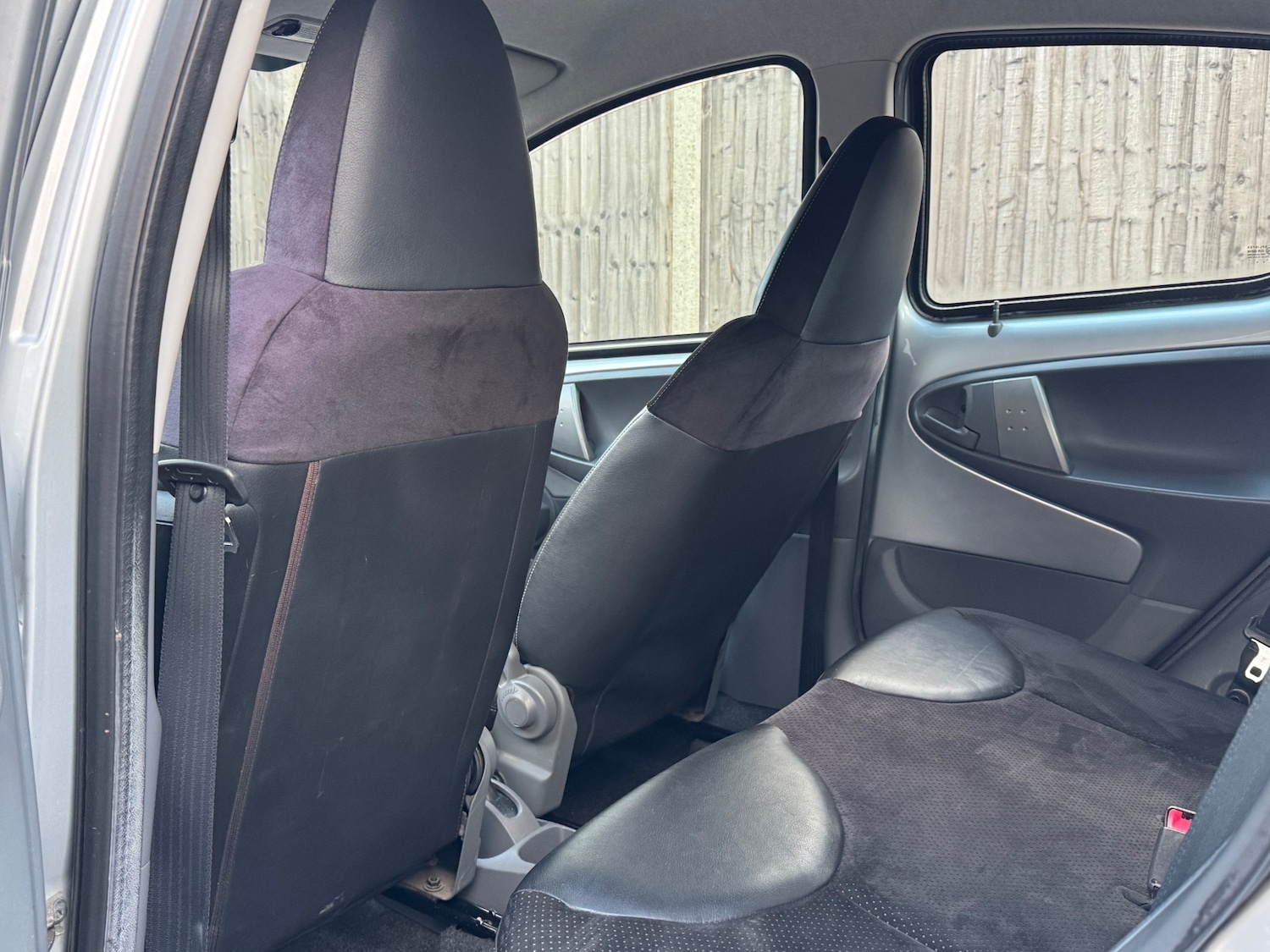 Used Toyota AYGO 2011 for sale - 77378130: Photo 21