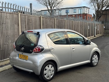 Used Toyota AYGO 2011 for sale - 77378130: Photo