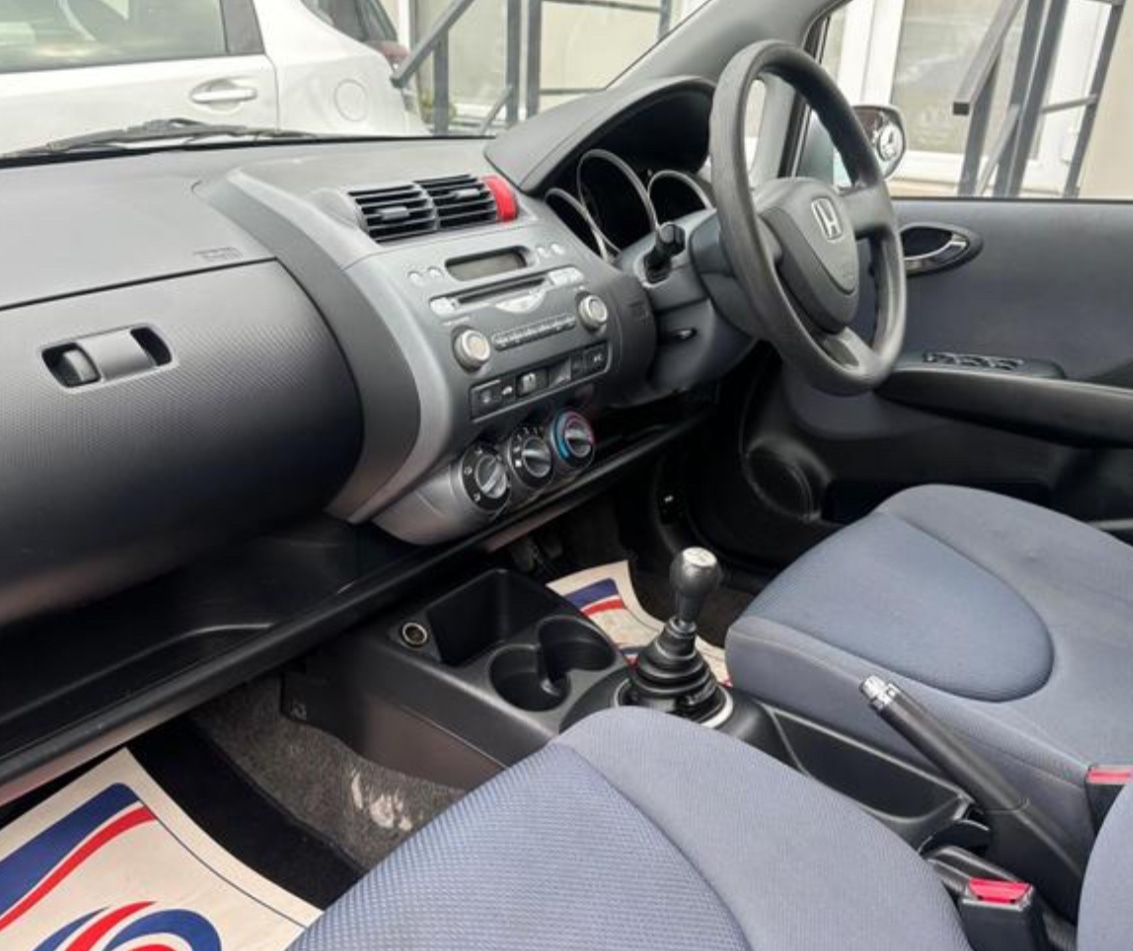 Used Honda Jazz 2004 for sale - 76667849: Photo 10