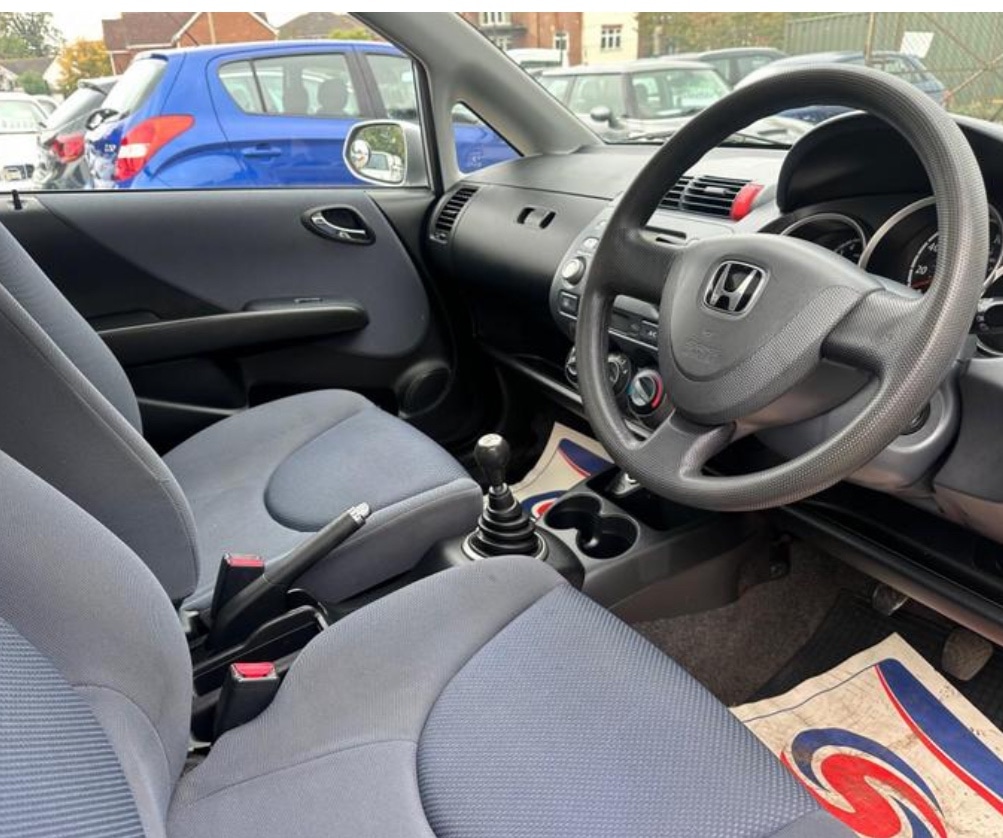 Used Honda Jazz 2004 for sale - 76667849: Photo 11
