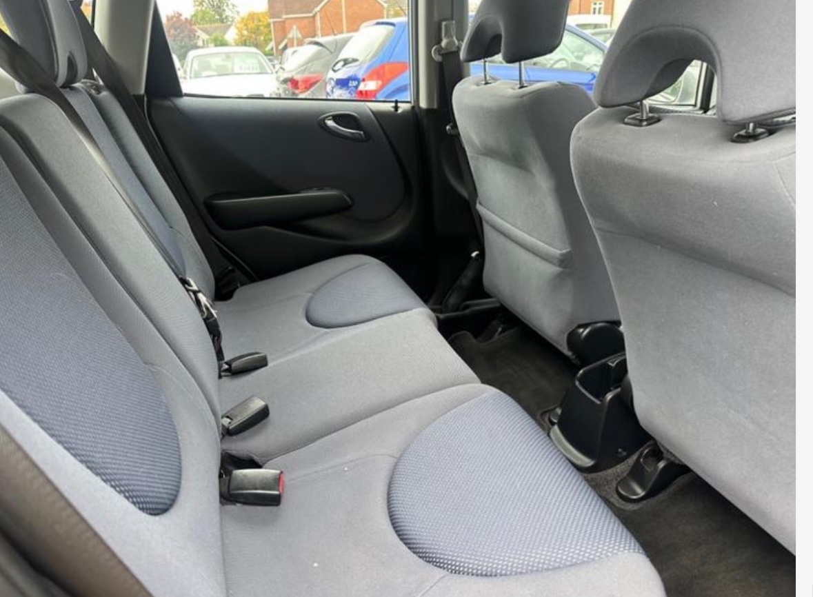 Used Honda Jazz 2004 for sale - 76667849: Photo 18