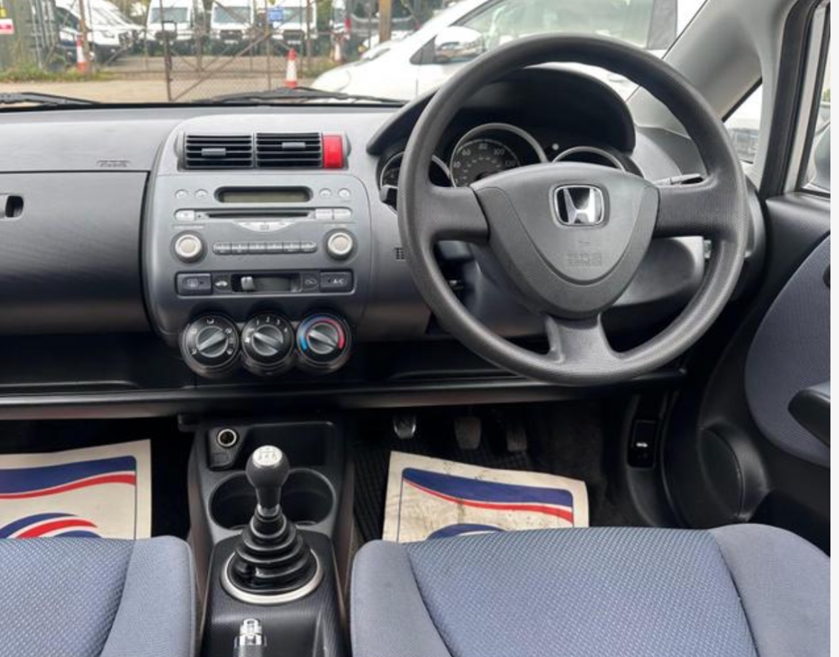 Used Honda Jazz 2004 for sale - 76667849: Photo 8