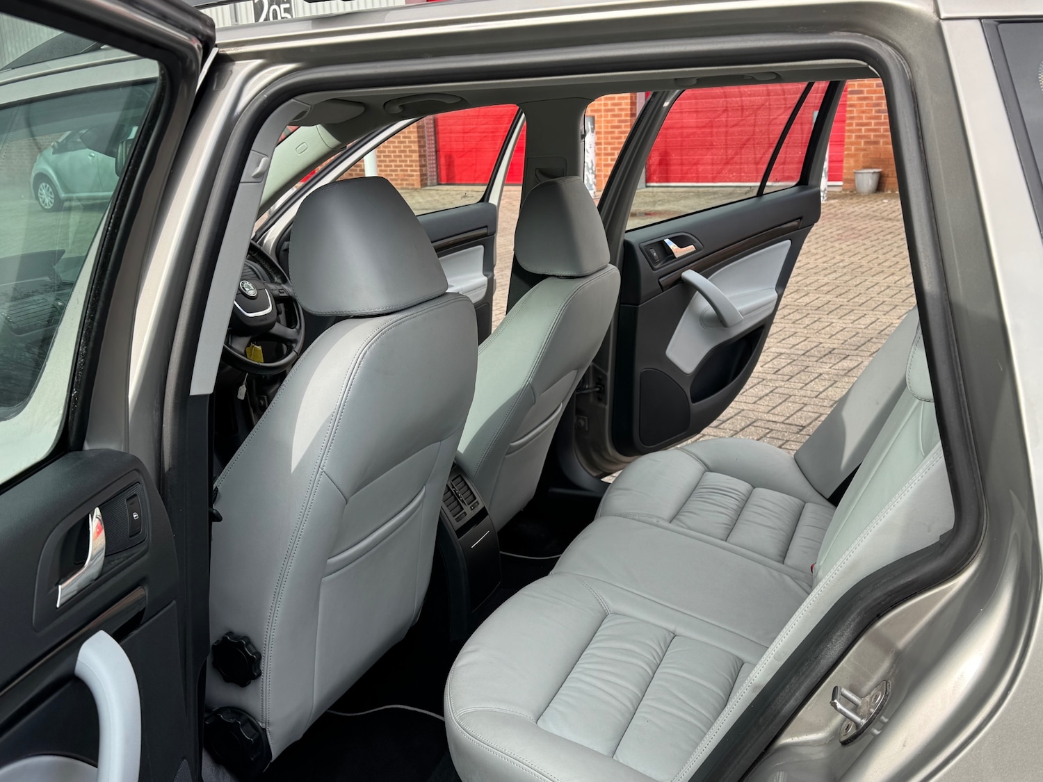 Used Skoda Octavia 2011 for sale - 77400914: Photo 15