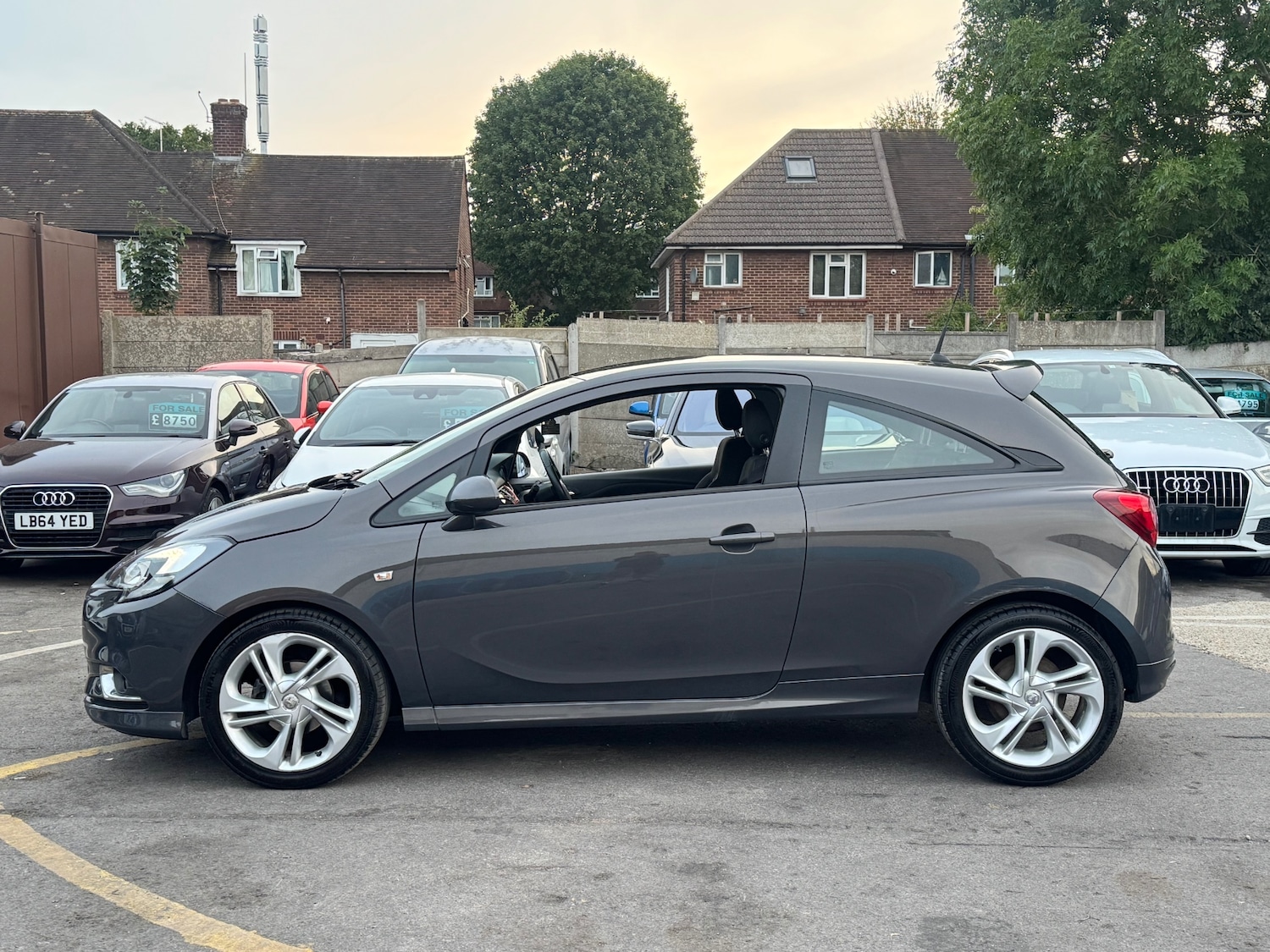 Used Vauxhall Corsa 2015 for sale - 75290254: Photo 3