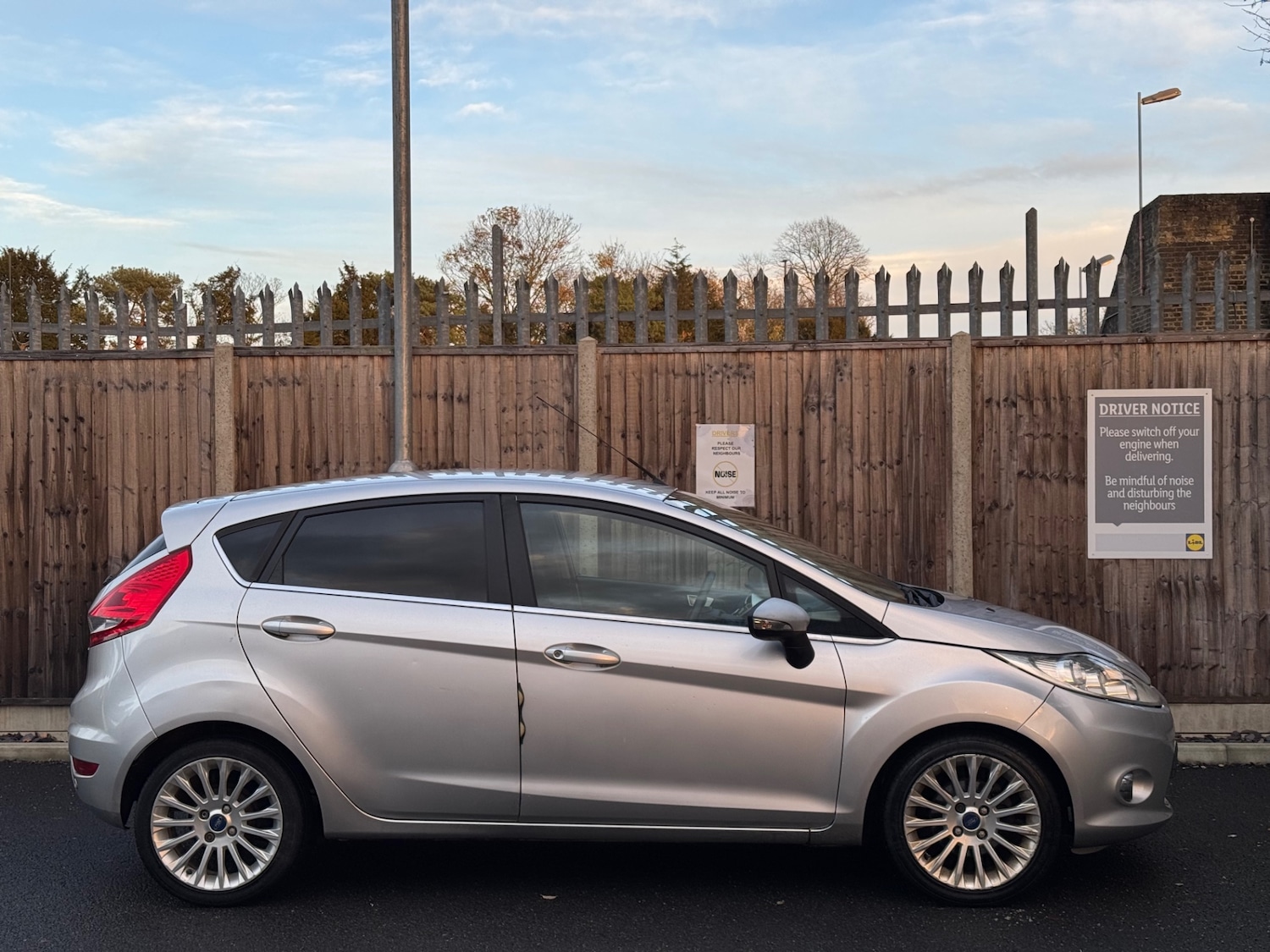 Used Ford Fiesta 2012 for sale - 76762851: Photo 4