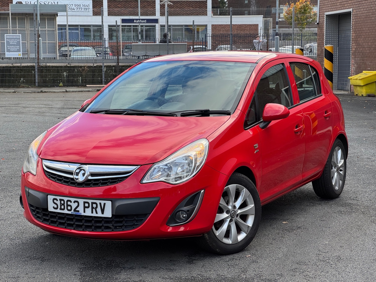 Used Vauxhall Corsa 2012 for sale - 76364860: Photo 2