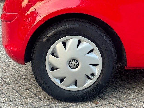 Used Vauxhall Corsa 2010 for sale - 76233305: Photo 6
