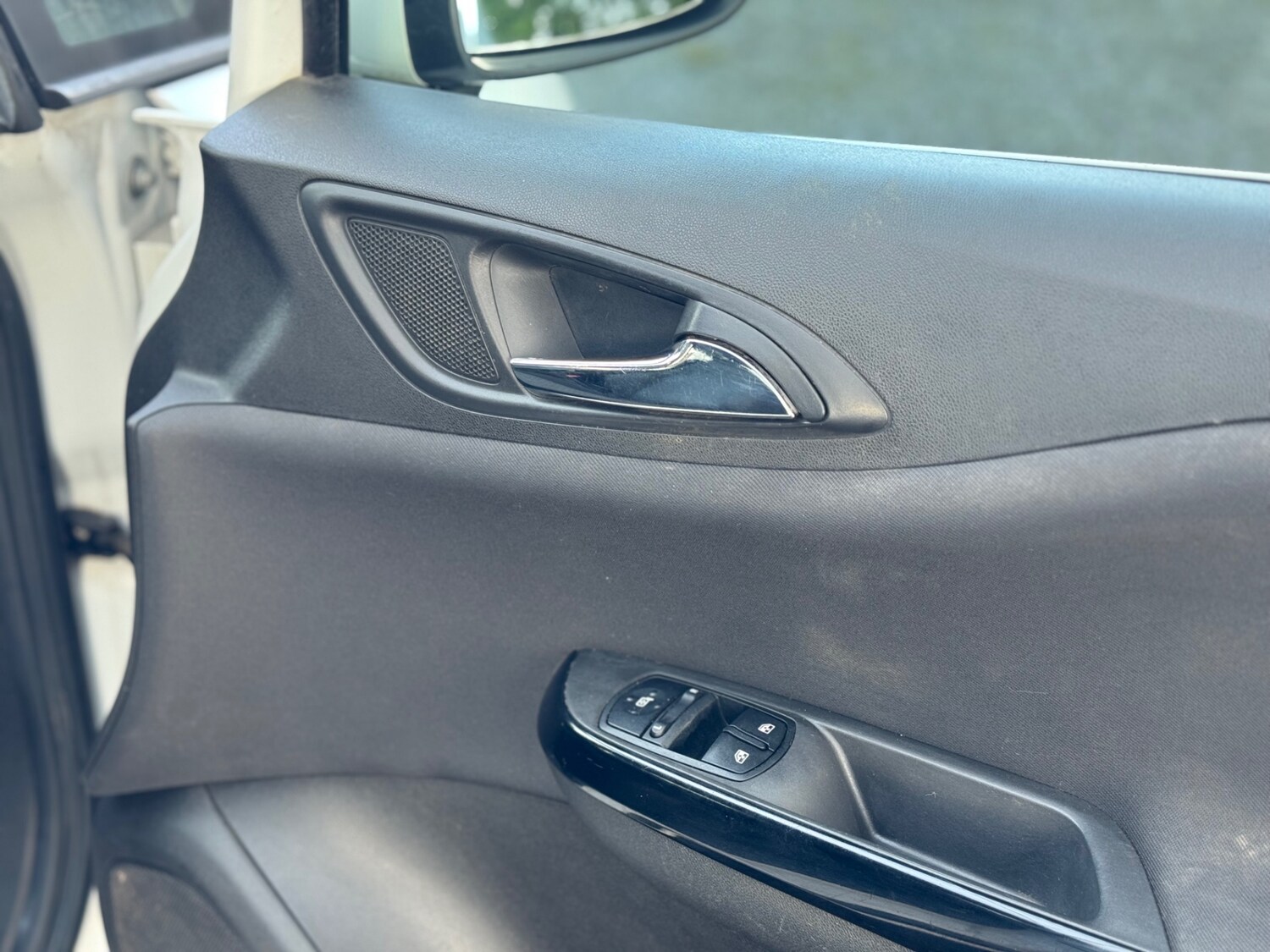 Used Vauxhall Corsa 2015 for sale - 77663511: Photo 9