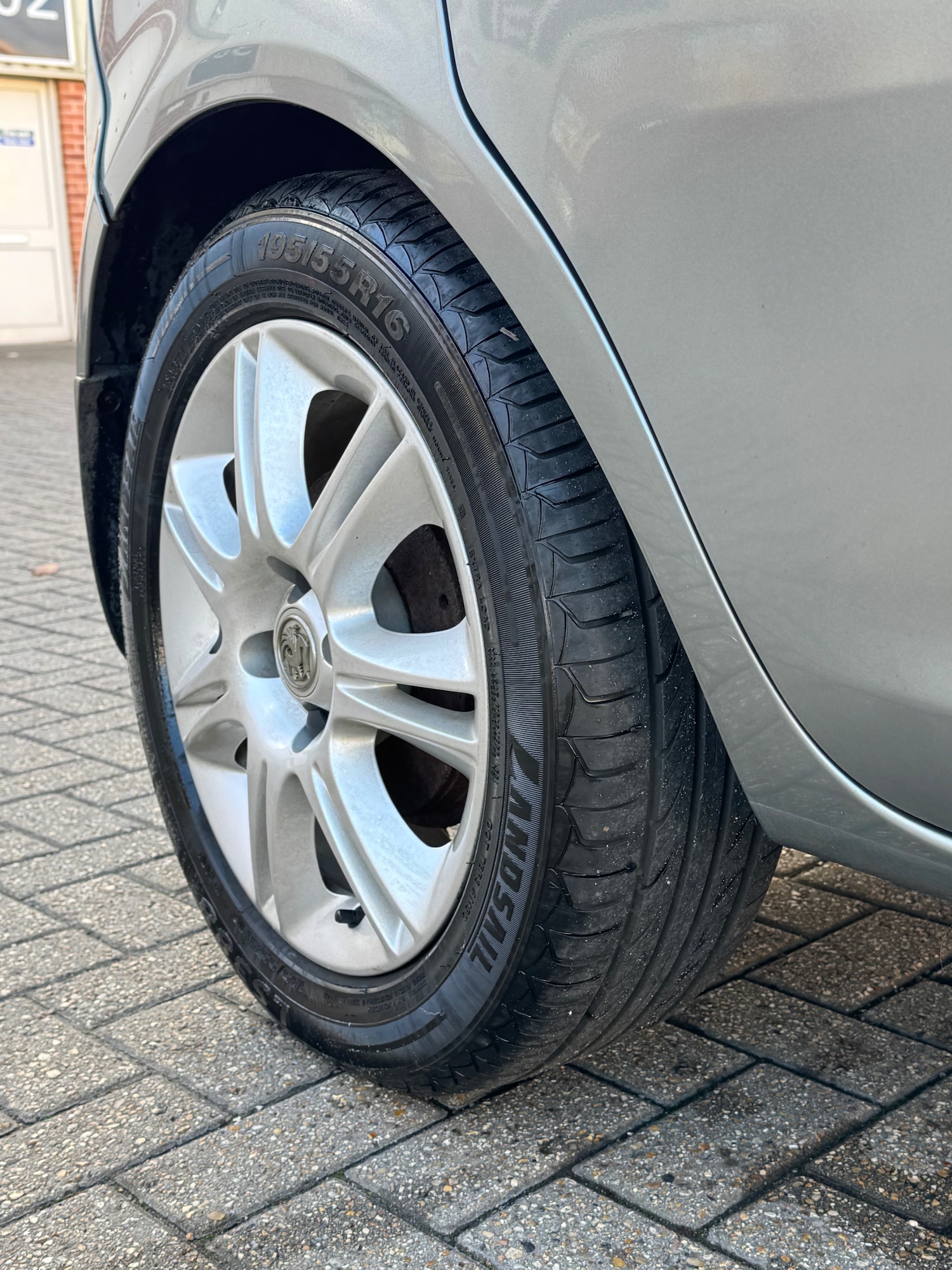 Used Vauxhall Corsa 2010 for sale - 76442530: Photo 8