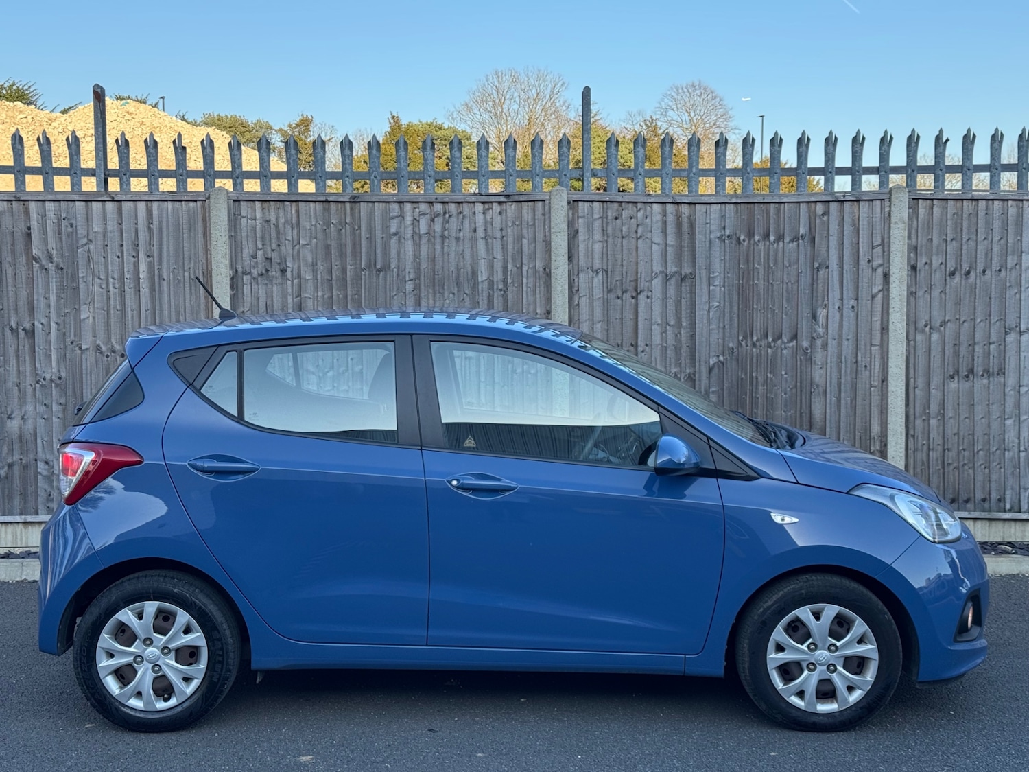 Used Hyundai i10 2016 for sale - 77940935: Photo 3