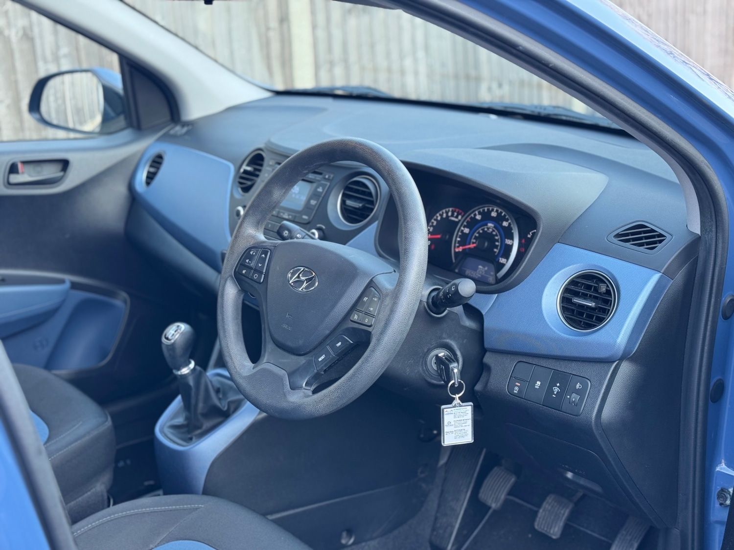 Used Hyundai i10 2016 for sale - 77940935: Photo 4