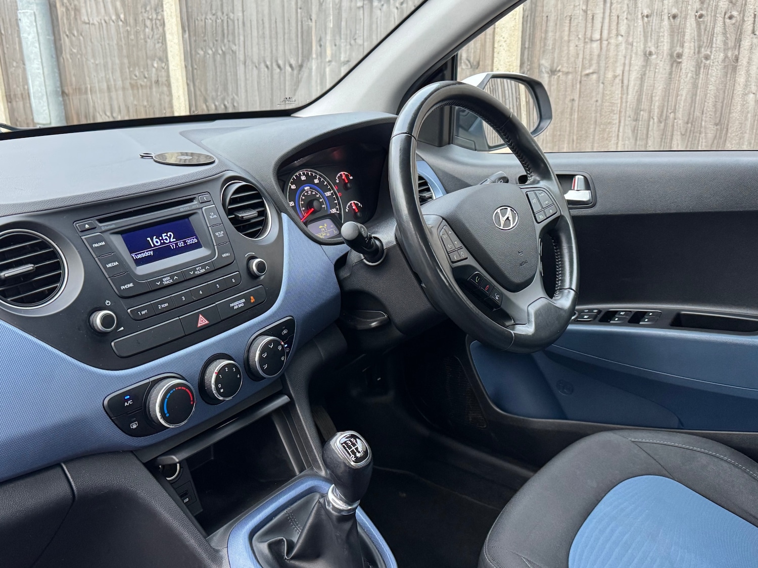 Used Hyundai i10 2015 for sale - 77607283: Photo 25