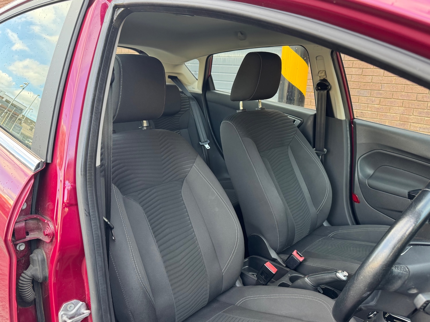 Used Ford Fiesta 2014 for sale - 76392080: Photo 11