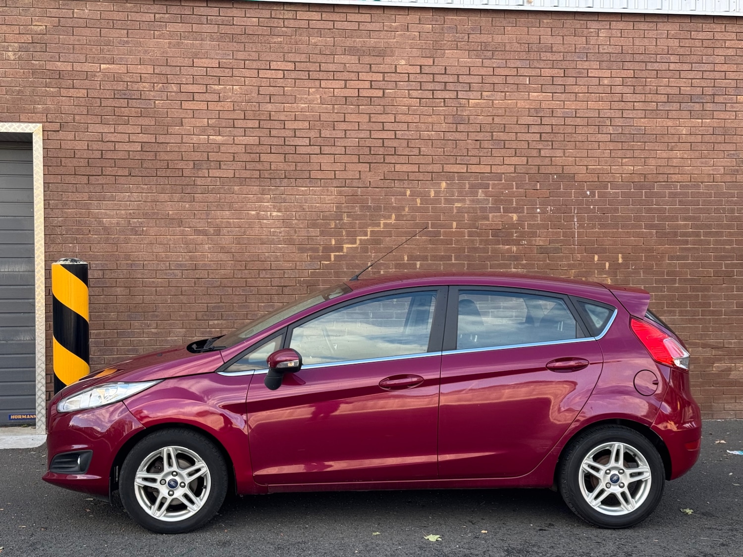 Used Ford Fiesta 2014 for sale - 76392080: Photo 14