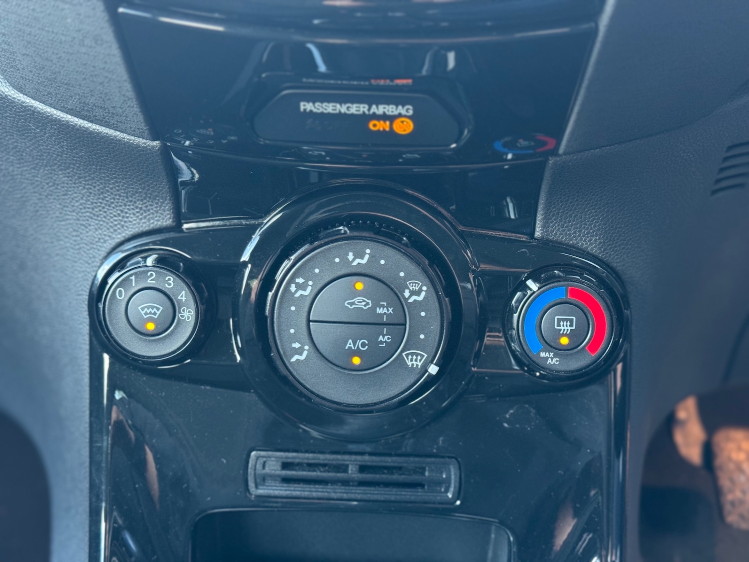 Used Ford Fiesta 2014 for sale - 76392080: Photo 27