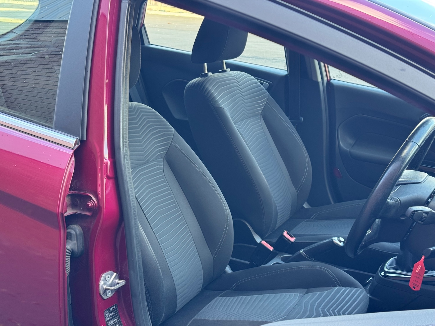 Used Ford Fiesta 2014 for sale - 76392080: Photo 32