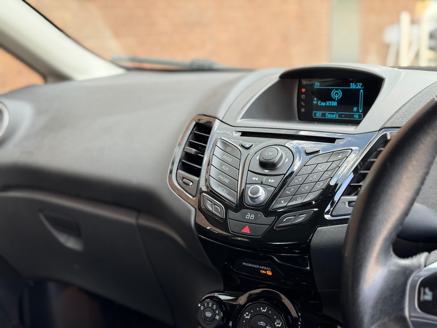 Used Ford Fiesta 2014 for sale - 76392080: Photo 9