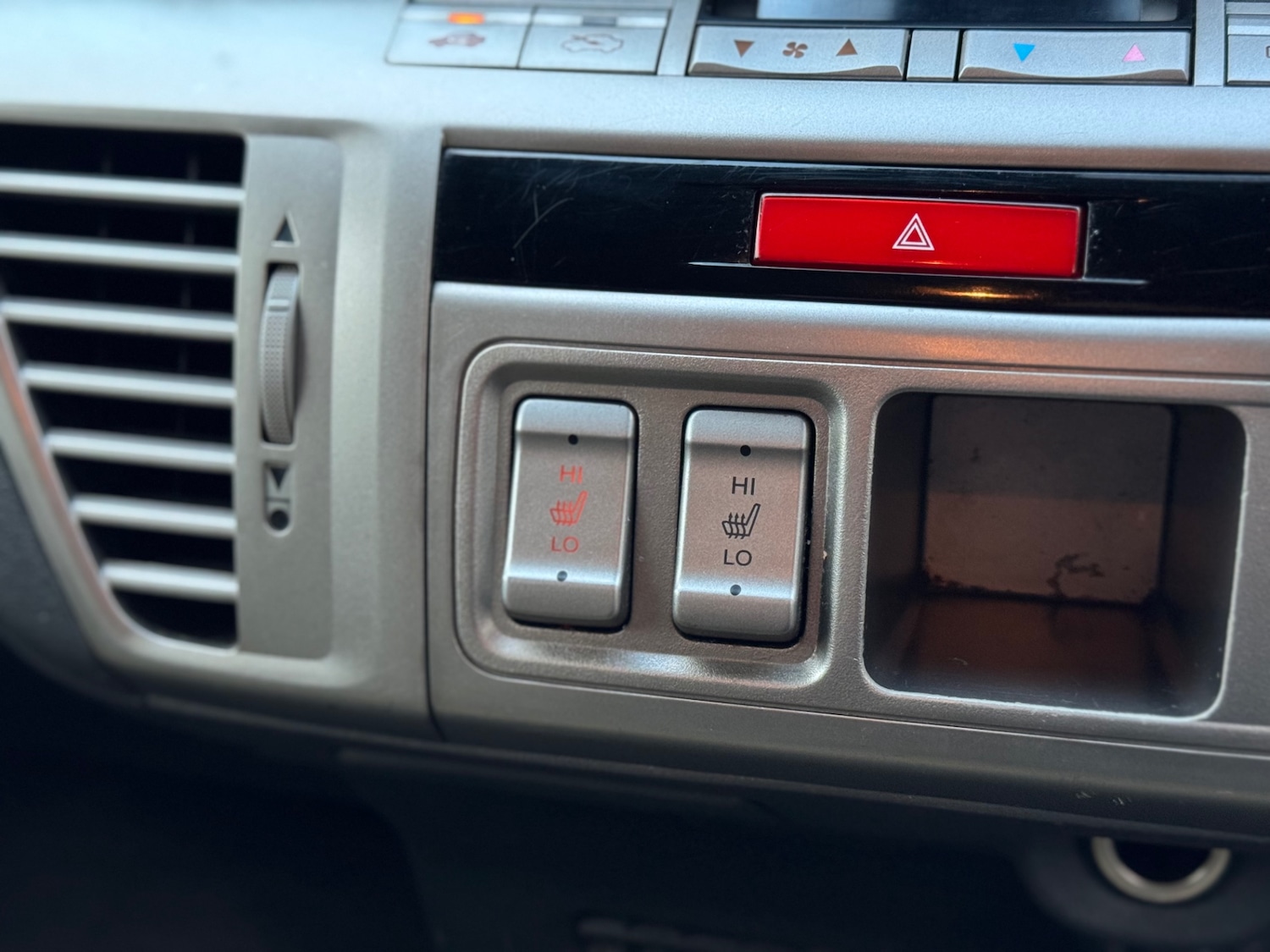 Used Honda FR-V 2007 for sale - 76387547: Photo 24