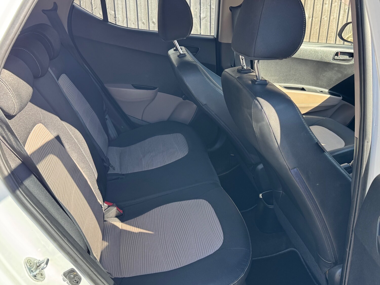 Used Hyundai i10 2014 for sale - 77940940: Photo 13