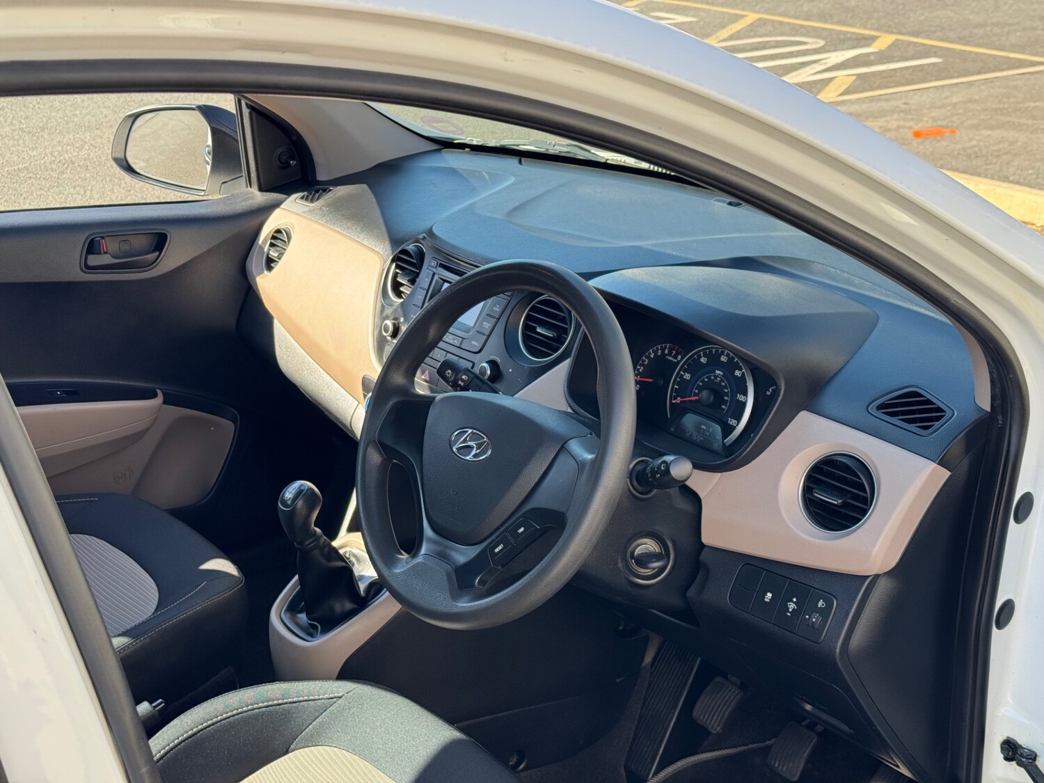 Used Hyundai i10 2014 for sale - 77940940: Photo 23