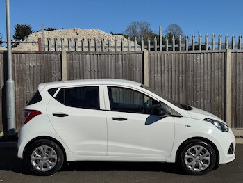Used Hyundai i10 2014 for sale - 77940940: Photo