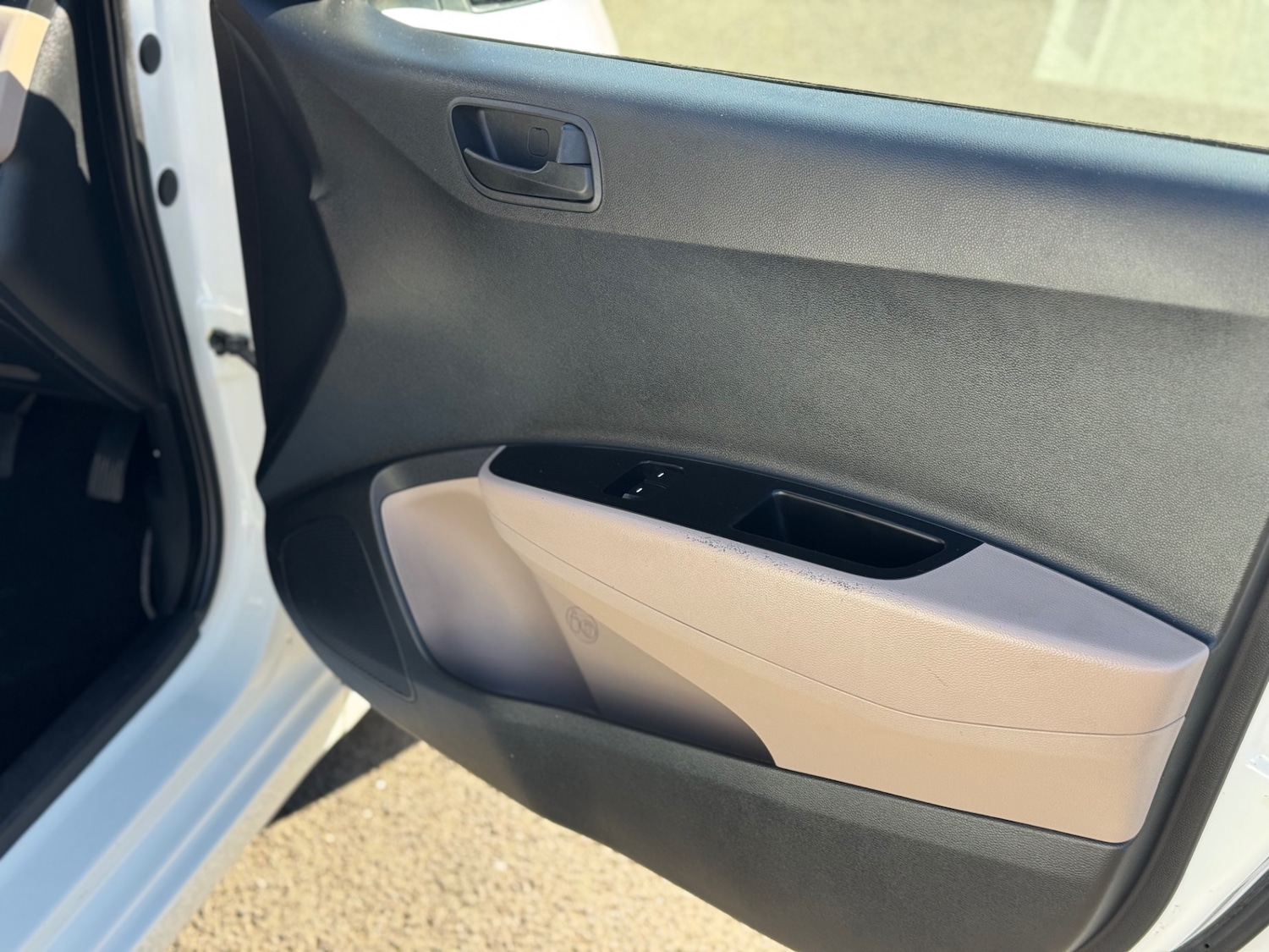 Used Hyundai i10 2014 for sale - 77940940: Photo 5