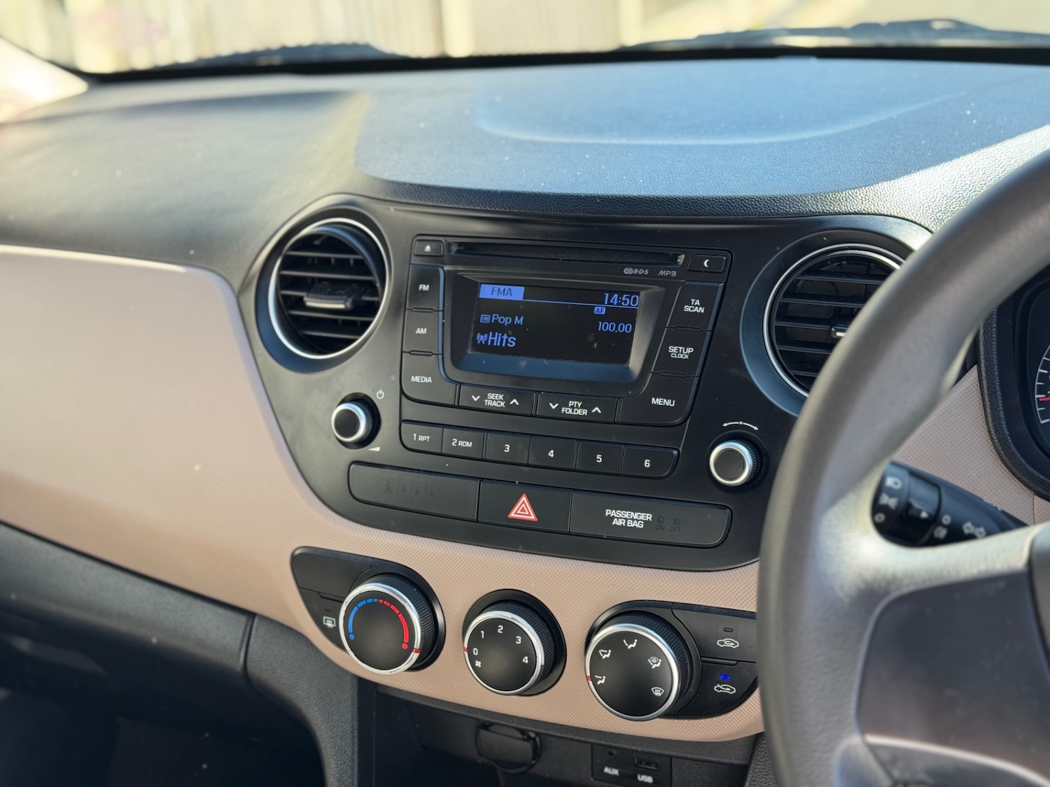 Used Hyundai i10 2014 for sale - 77940940: Photo 9