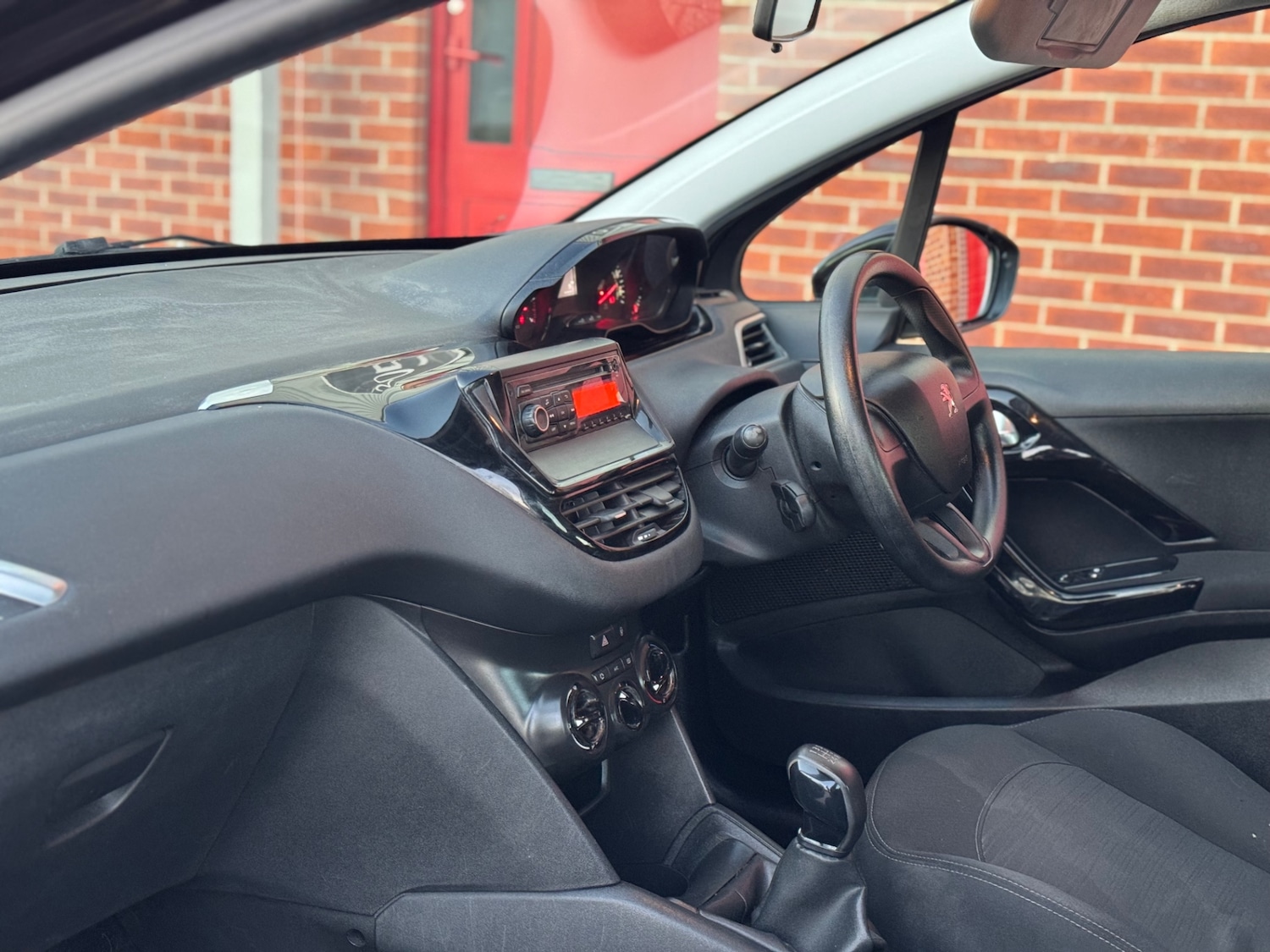 Used Peugeot 208 2013 for sale - 77137228: Photo 16