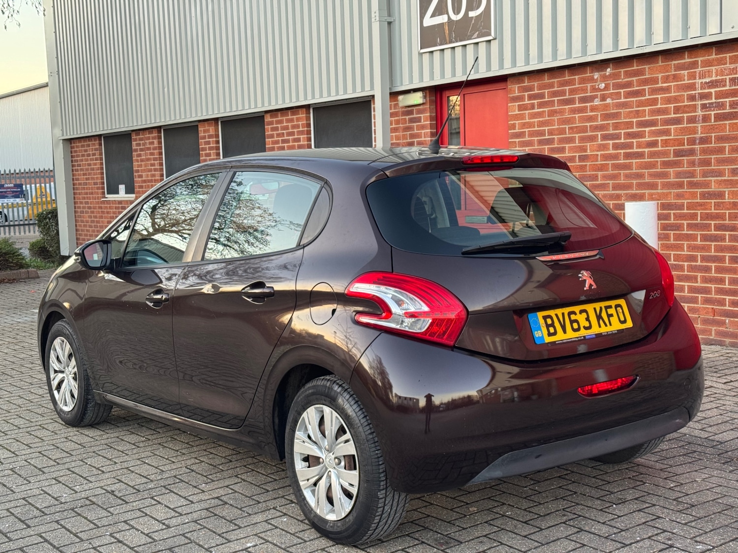 Used Peugeot 208 2013 for sale - 77137228: Photo 19