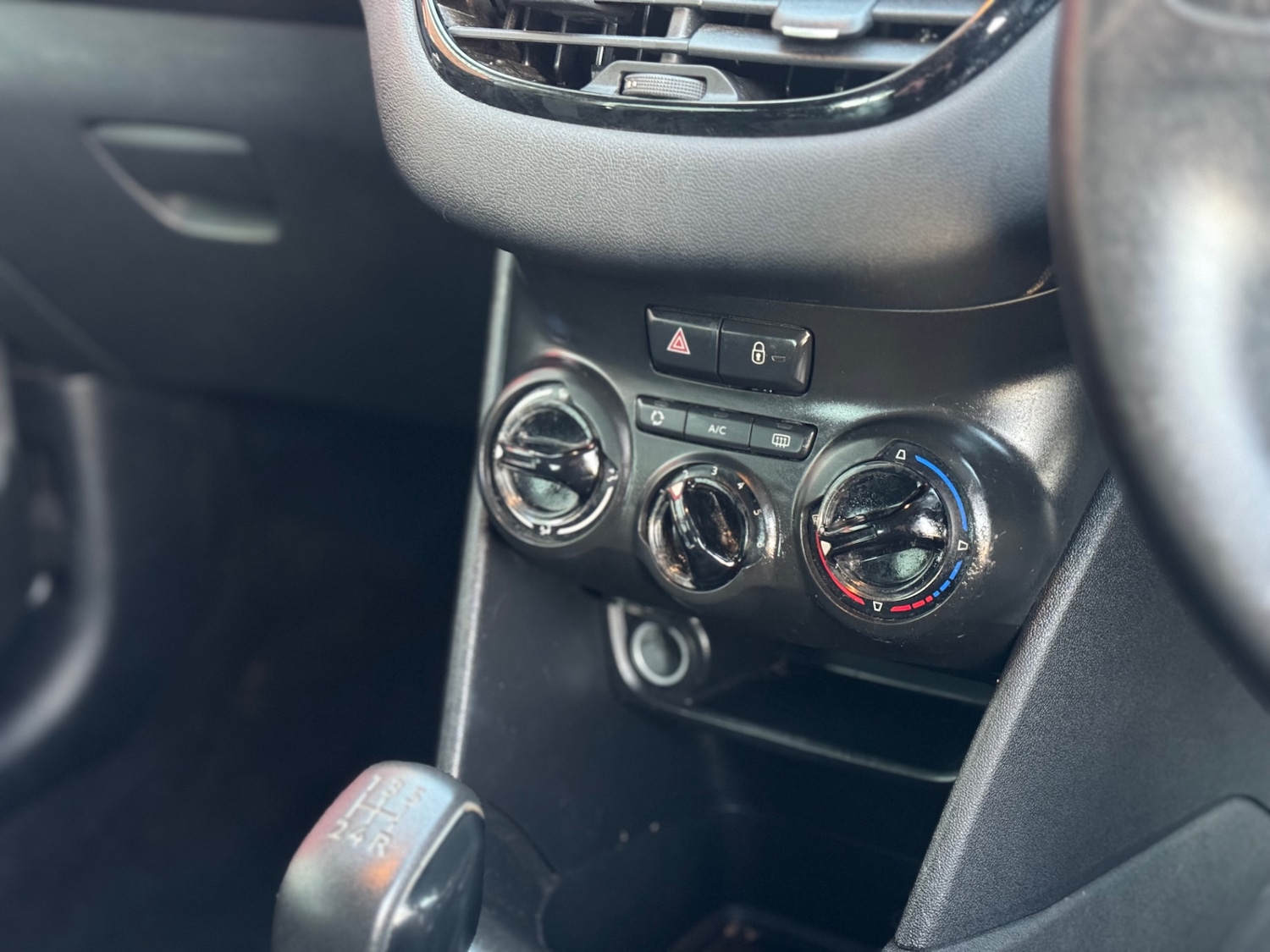 Used Peugeot 208 2013 for sale - 77137228: Photo 8