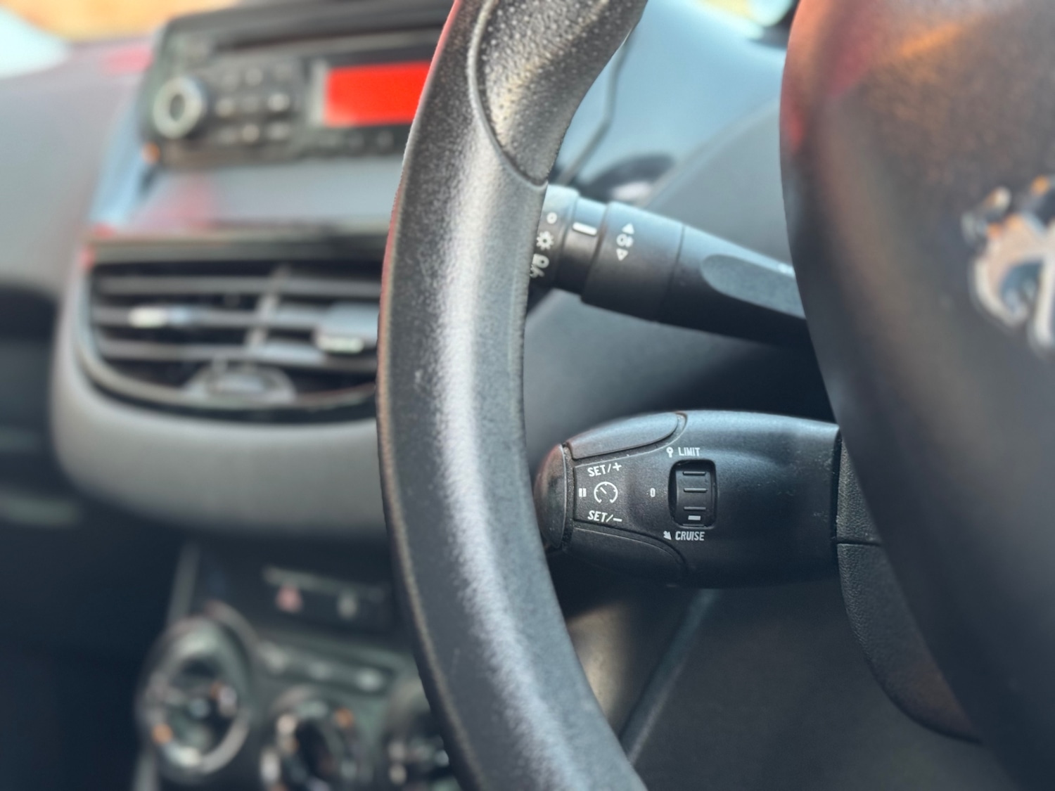 Used Peugeot 208 2013 for sale - 77137228: Photo 9