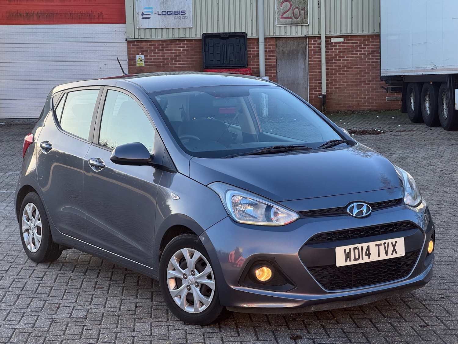Used Hyundai i10 2014 for sale - 77022264: Photo 2