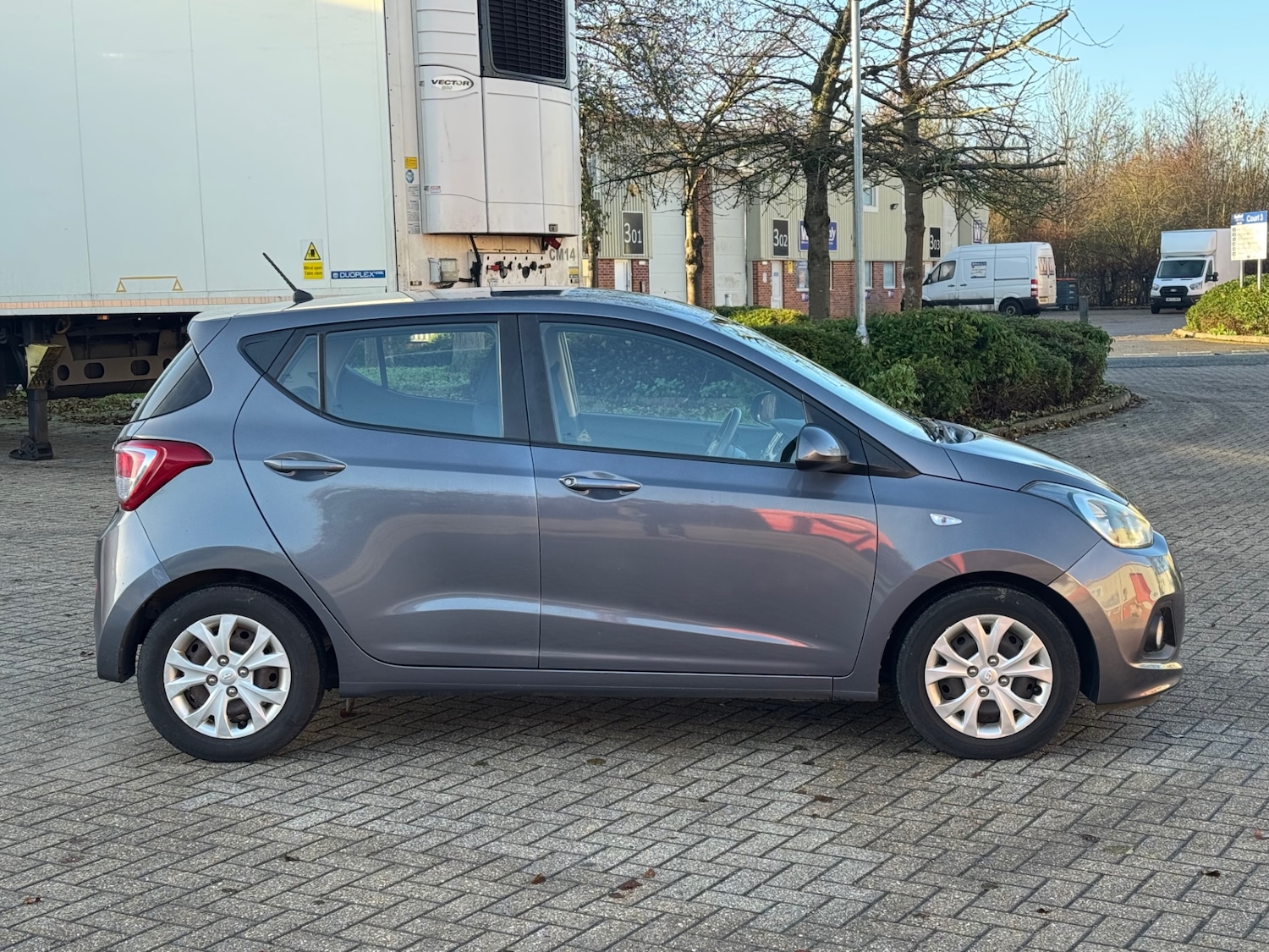 Used Hyundai i10 2014 for sale - 77022264: Photo 4
