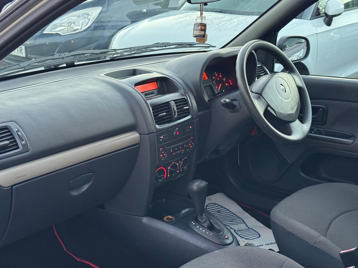 Used Renault Clio 2005 for sale - 76909034: Photo 12