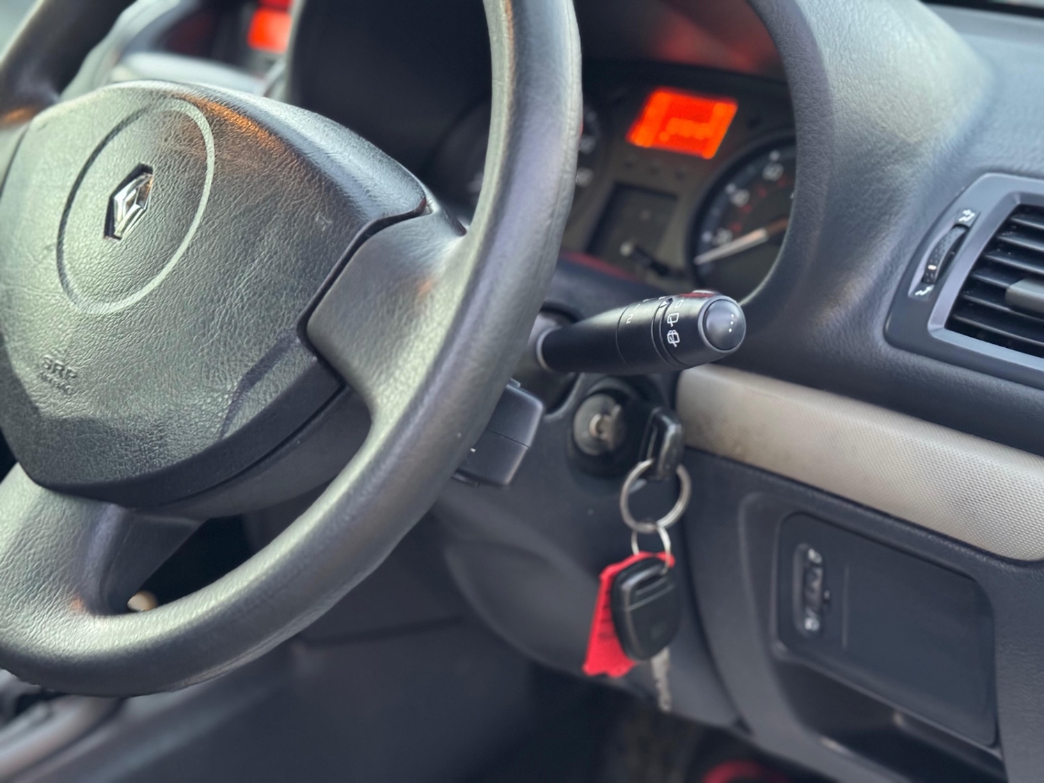 Used Renault Clio 2005 for sale - 76909034: Photo 19