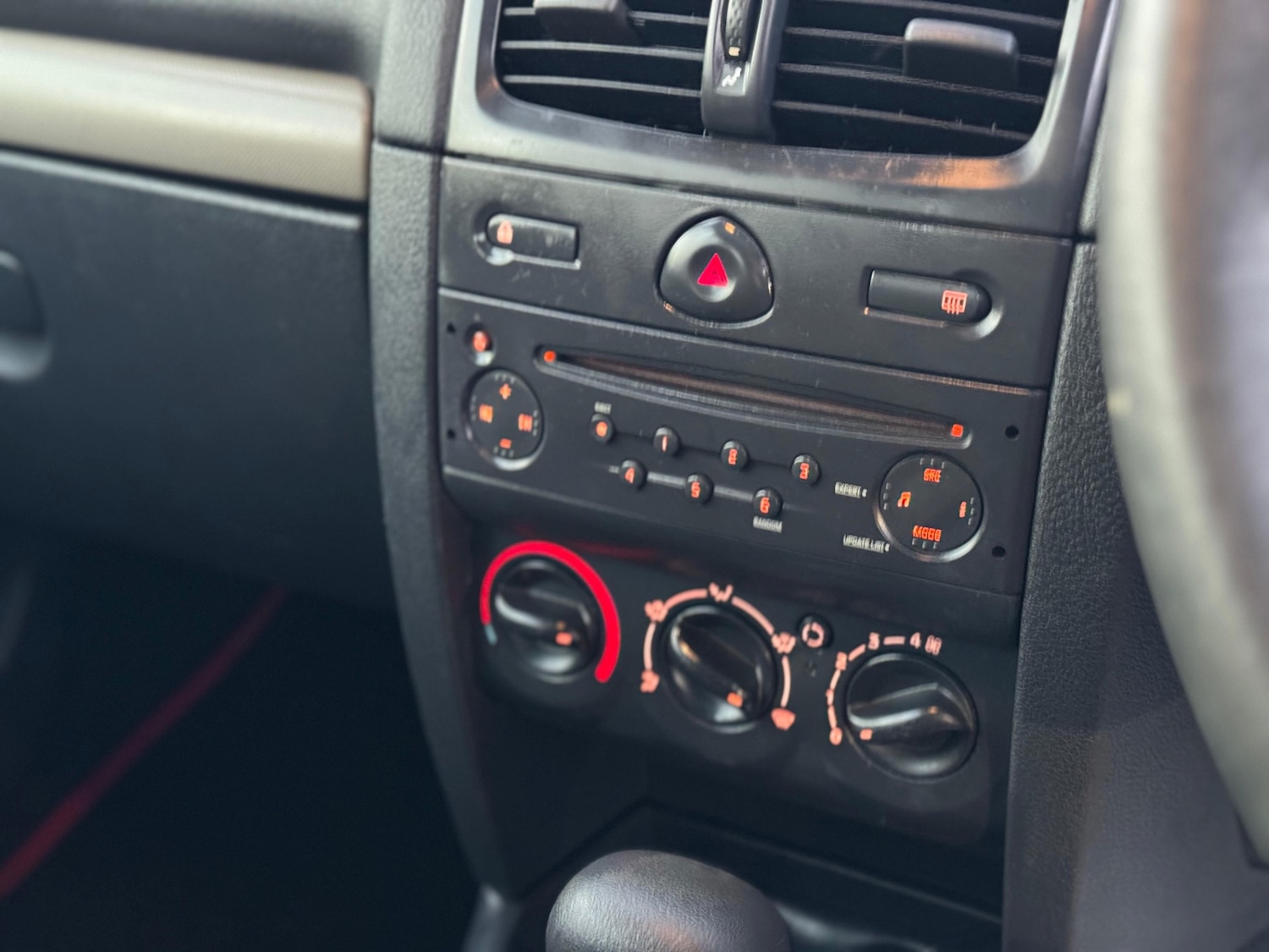 Used Renault Clio 2005 for sale - 76909034: Photo 21